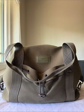 Lorna Jane Olive Duffel with Mesh Front Pocket